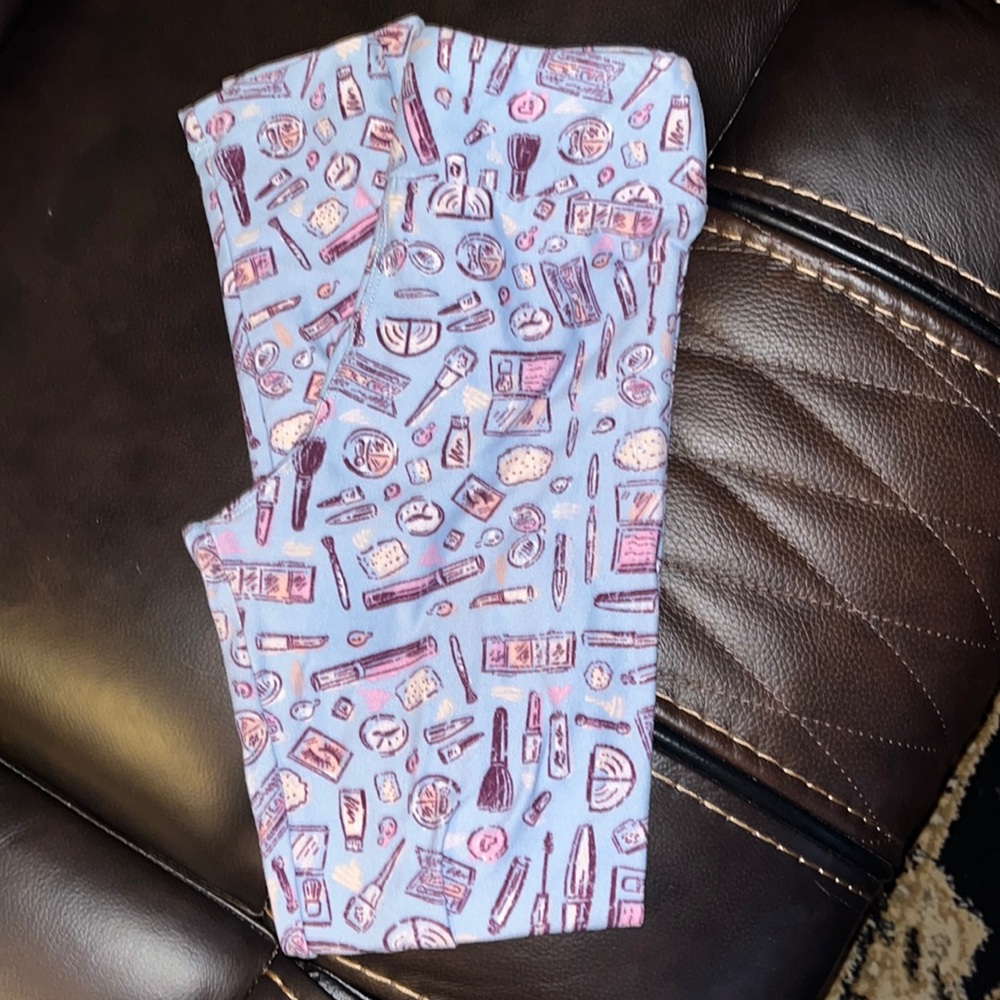 LulaRoe Makeup Leggings, Tween size, light blue background, plum, pink & white